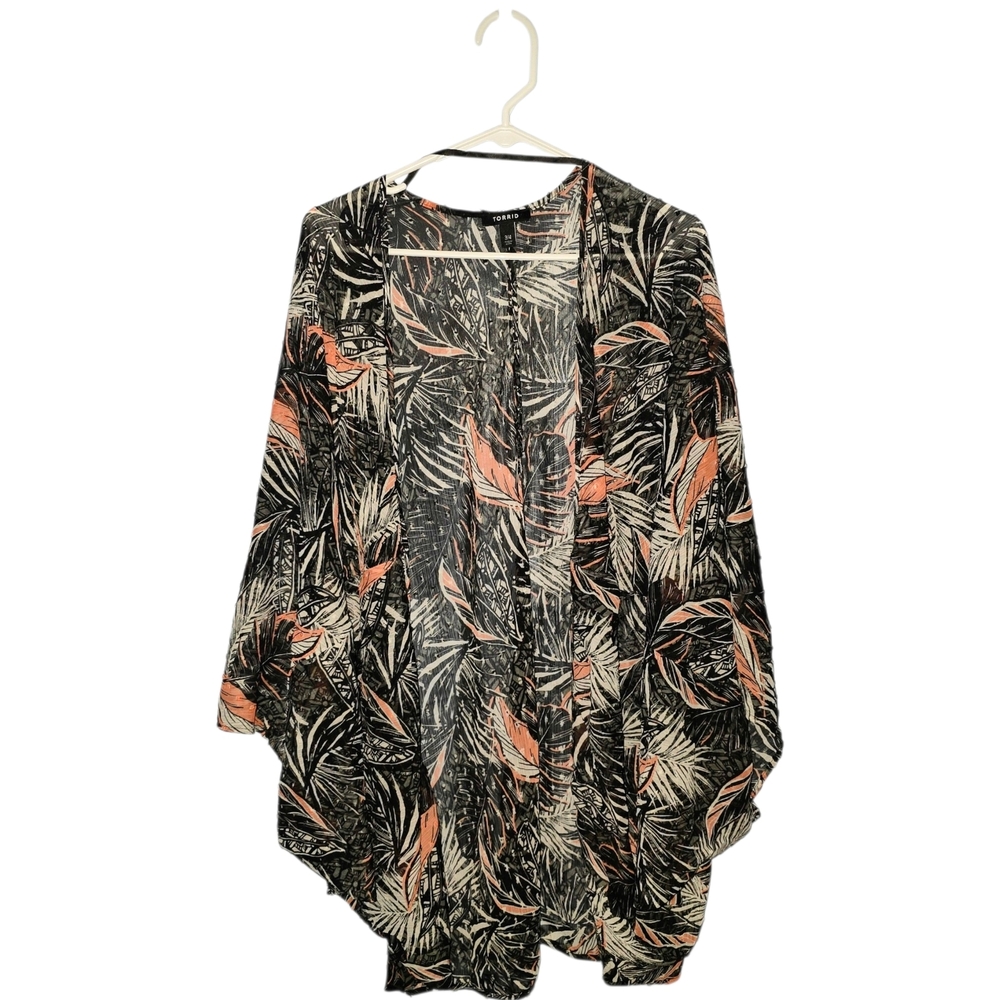 Torrid Plus Size Cover-Up. Black and Coral Leaf Print, Size 3/4